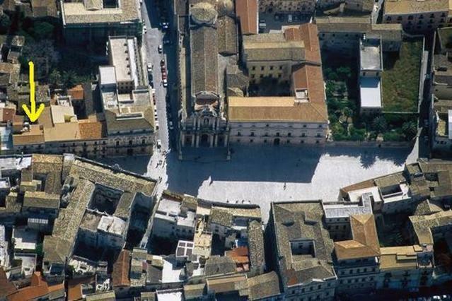 Domus 1333 Al Duomo Villa Syracuse Bagian luar foto