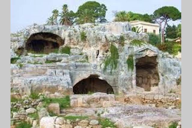 Domus 1333 Al Duomo Villa Syracuse Bagian luar foto